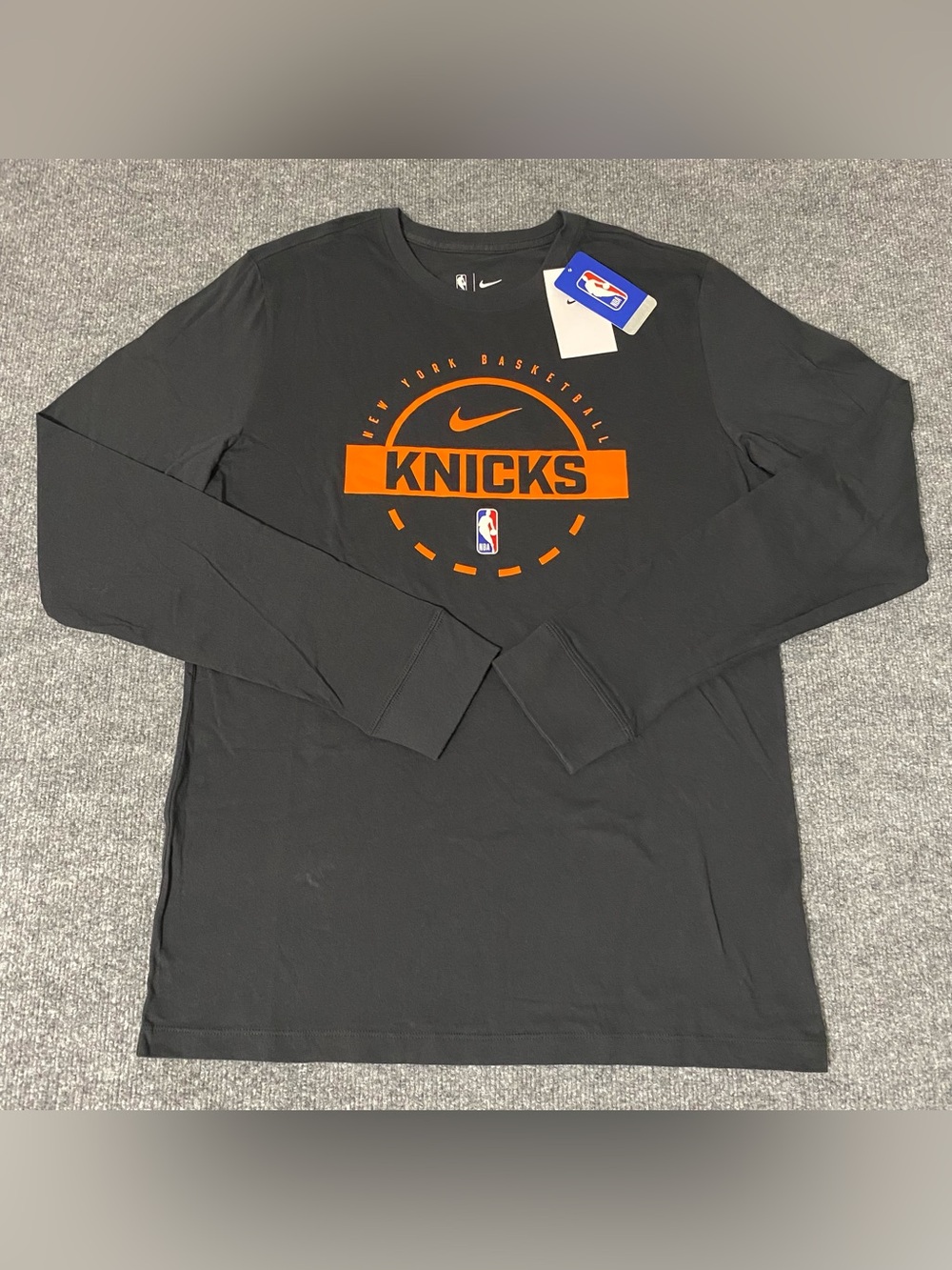 Nike New York Knicks Black Practice Long Sleeve Shirt Men’s Large NWT